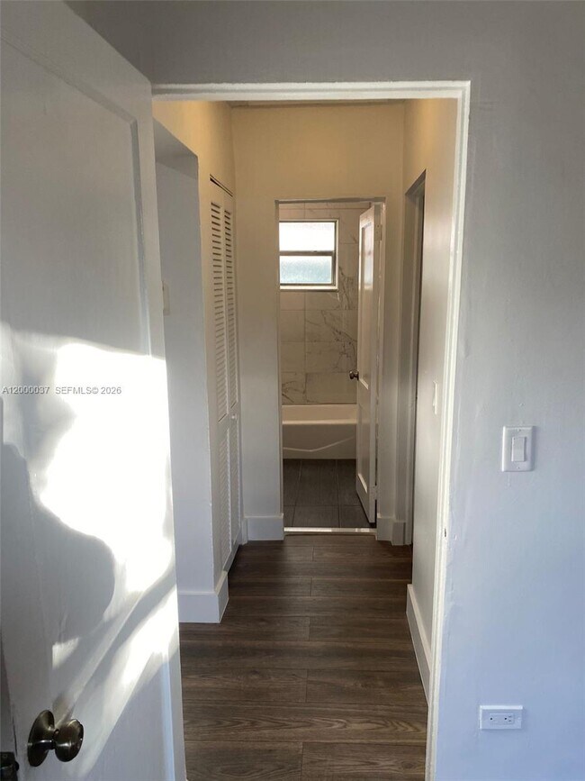 Building Photo - 824 84th St