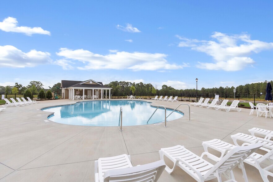 Building Photo - 3260 Emberly Dr