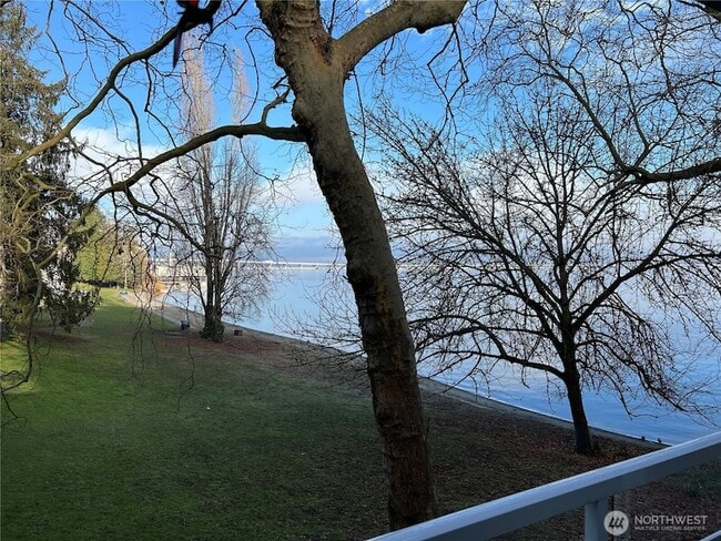 Building Photo - 1810 43rd Ave E