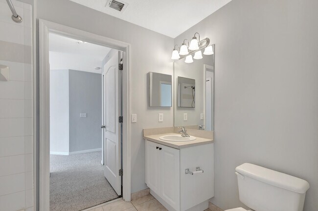 Building Photo - 11020 Legacy Dr