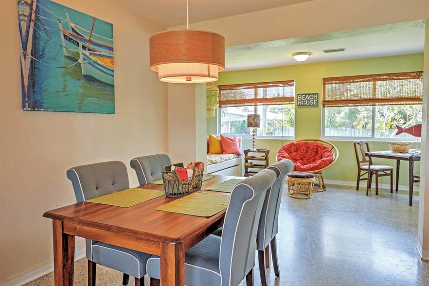 Building Photo - 157 Longwood Dr