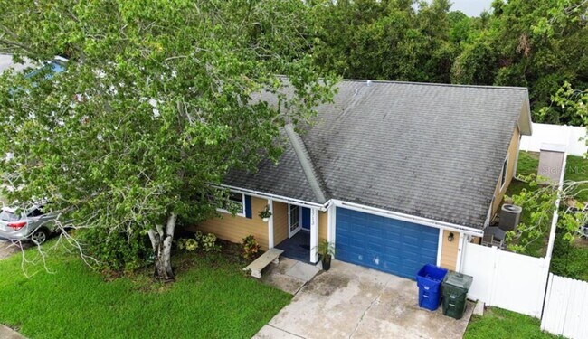 Building Photo - 1713 Whispering Dr E