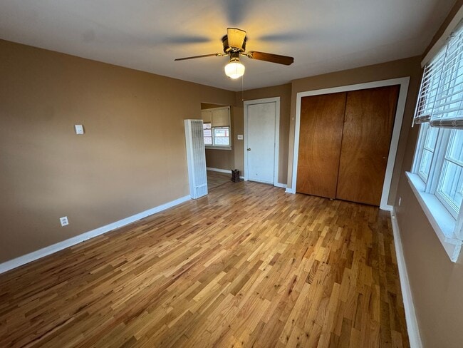 Building Photo - 2 bed 1 bath house.