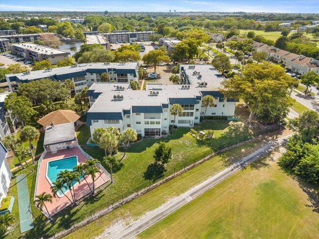 Building Photo - 8000 Lagos De Campo Blvd