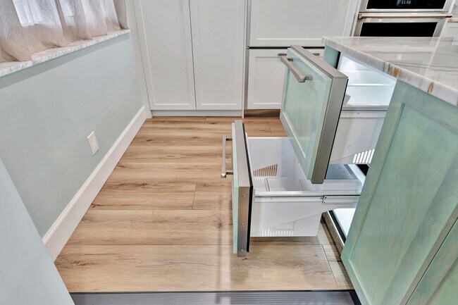 Building Photo - 911 Ocean Dr