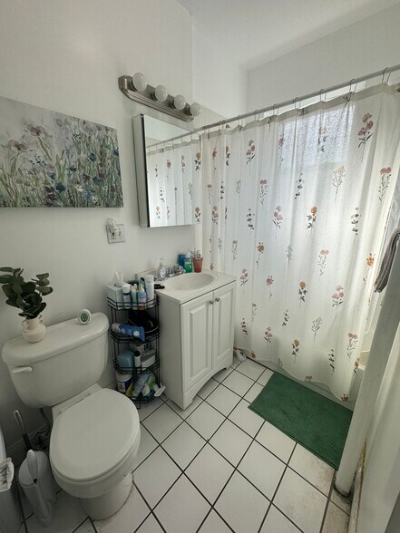 Building Photo - 115 Norway St