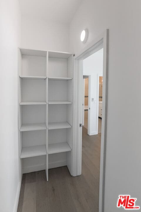 Building Photo - 31 Breeze Ave