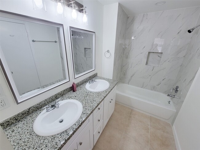 Building Photo - 14443 Golden Cypress Ln