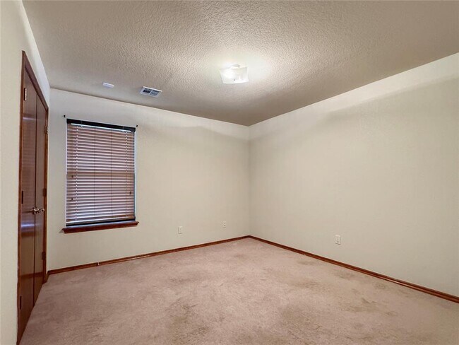 Building Photo - 14021 Harvest Cir