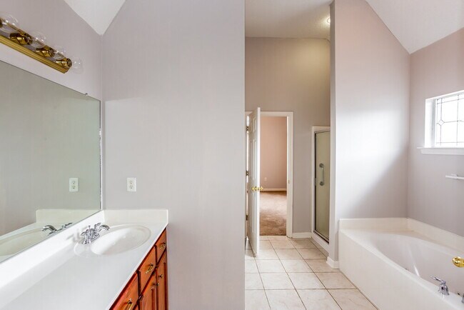 Building Photo - 5969 Telford Dr