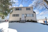 Building Photo - 2604 Parkway Ave