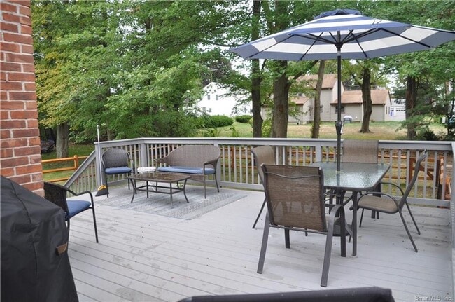 Building Photo - Lovely 3 Bedroom 2 Bathroom Single Family Home In Desirable West Hartford