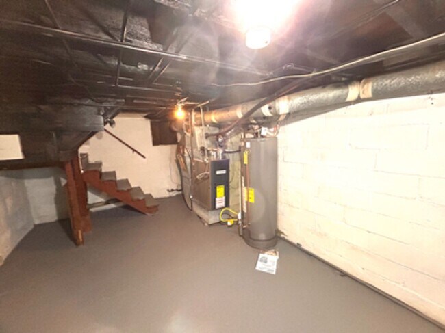 Building Photo - 3 Bed 1 Bath