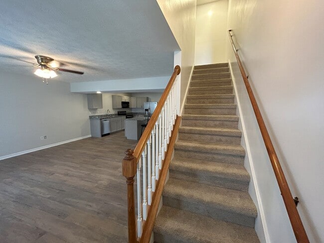 Building Photo - Sublease 6/1/25- 10/31/25