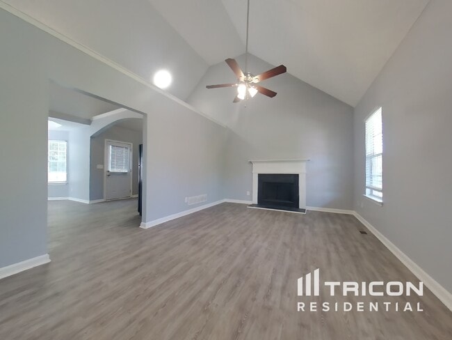 Building Photo - 186 Diamond Ct