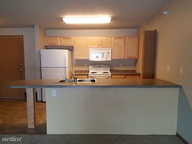 Building Photo - 2 br, 2 bath Apartment - 3209 2nd Ave E