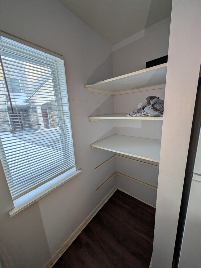 Building Photo - 849 Brandon Ave