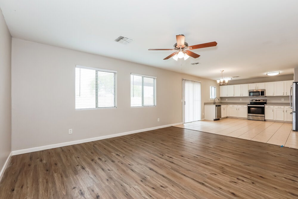 Building Photo - 1836 E Silversmith Trail