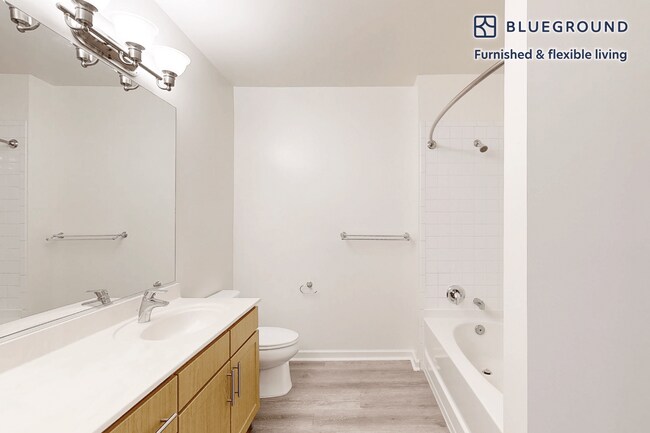 Building Photo - 80 North Centre Ave-SI FL3-ID2638A