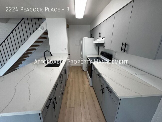 Building Photo - 2224 Peacock Pl