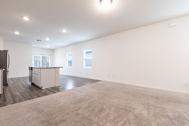 Building Photo - 5631 Pearl Mdw