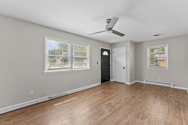 Building Photo - 3301 Marne Ave