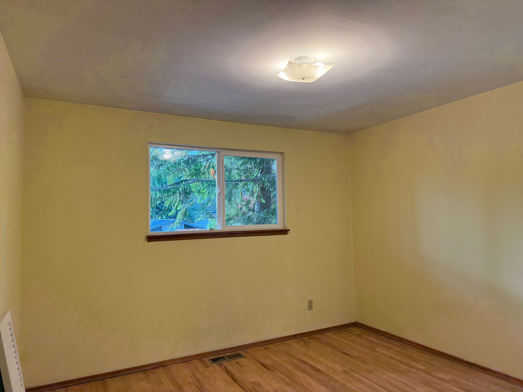 Building Photo - 18510 3rd Pl NW