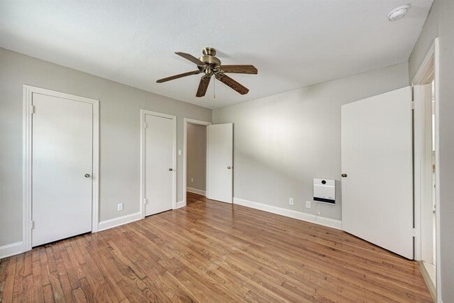 Building Photo - 1505 Justin Ln