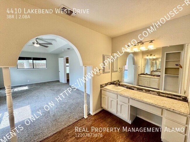 Building Photo - 4410 Lakebend W Dr