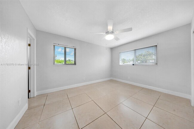 Building Photo - 8801 SW 17th St