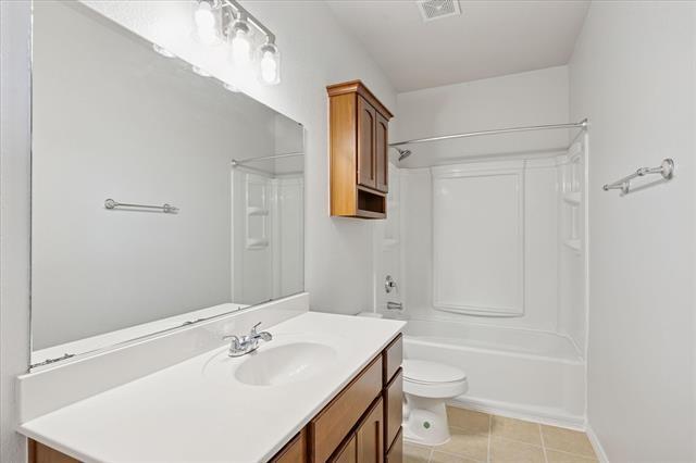 Building Photo - 468 Castleridge Dr