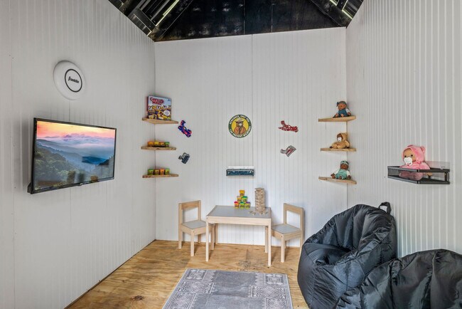 Building Photo - 152 Baxter Rd