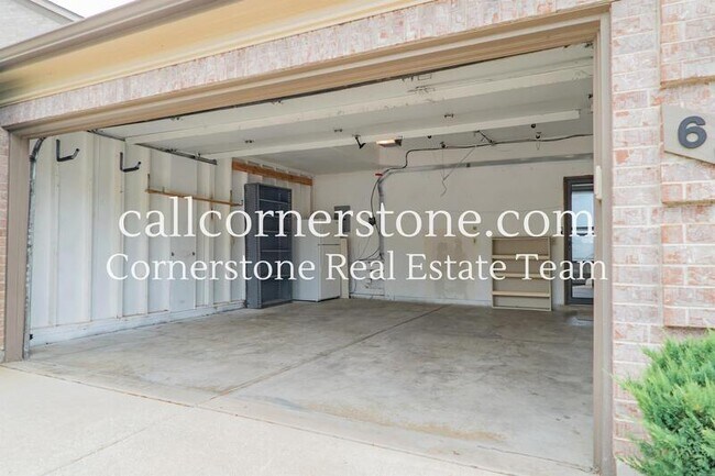 Building Photo - 630 Fernglen Ct