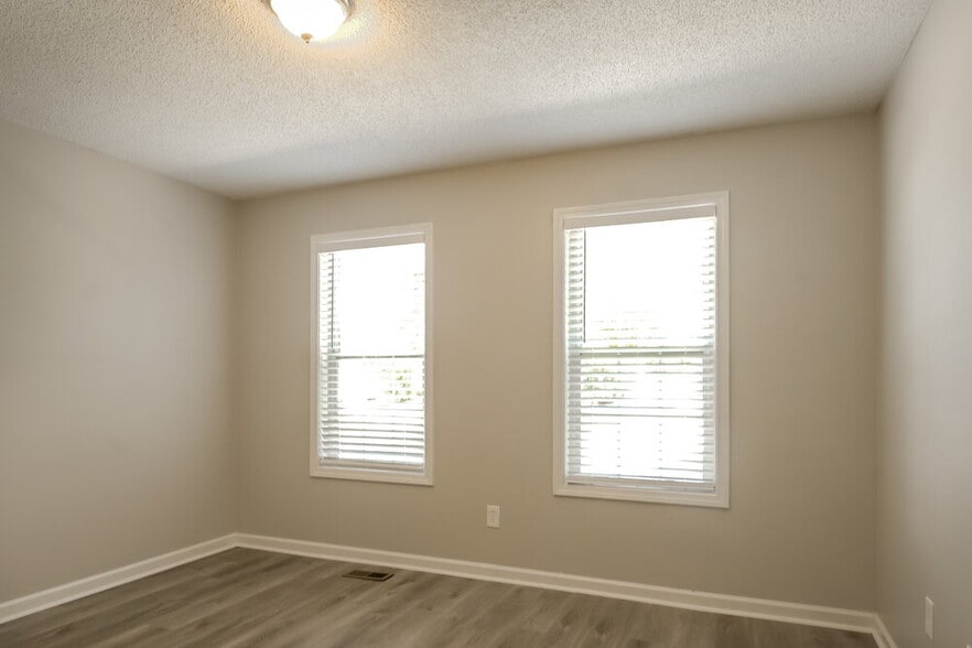 Building Photo - 2059 Spicers Ln