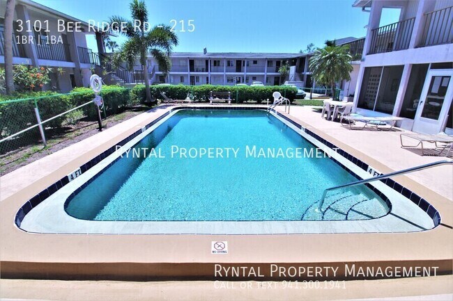 Building Photo - 3101 Bee Ridge Rd