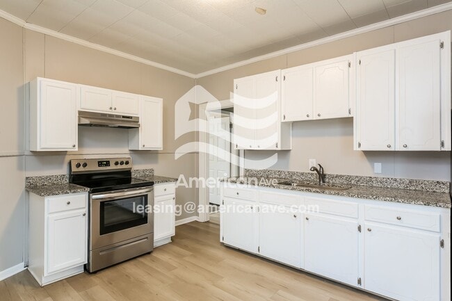Building Photo - 30 Smythe St