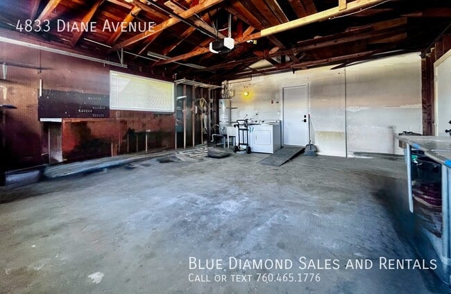 Building Photo - 4833 Diane Ave
