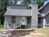 Building Photo - 6466 Pittsfield Dr