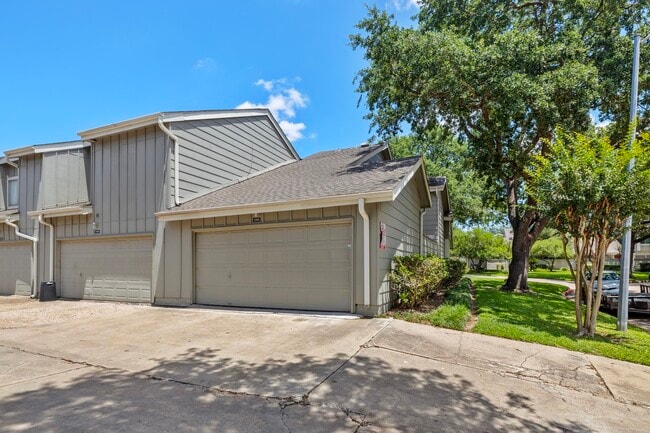 Building Photo - 13002 Greenway Chase Ct