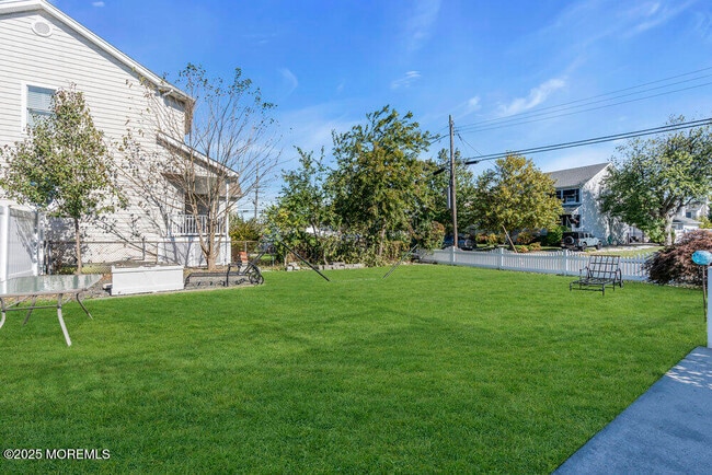 Building Photo - 101 St Louis Ave