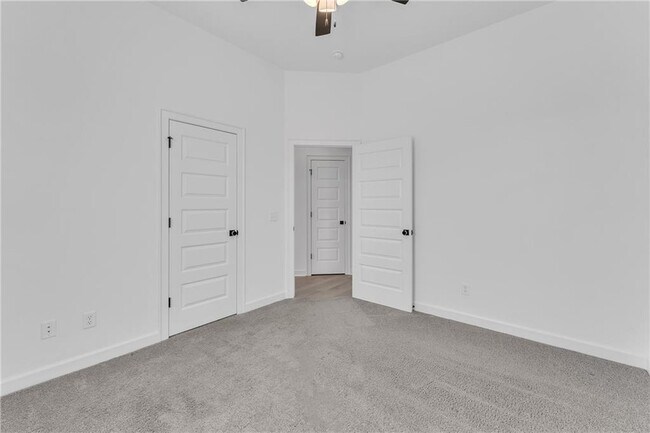 Building Photo - 2401 Abbott Ln