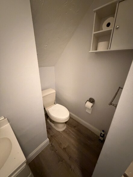 Building Photo - 52 Cedar St