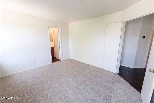 Building Photo - 13976 W Port Royale Ln