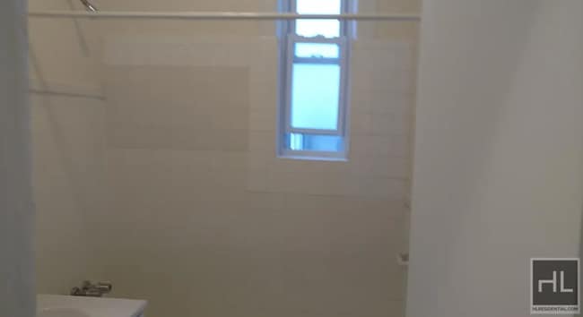 Building Photo - 1BR 1BA Pre War Charmer in Homecrest Brooklyn