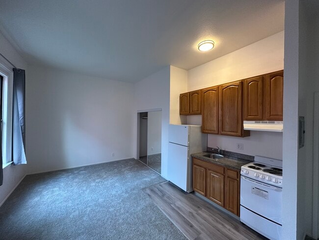 Building Photo - Sutter Street Apartments