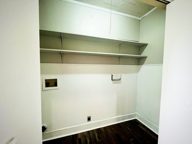 Building Photo - 212 Westwood Dr