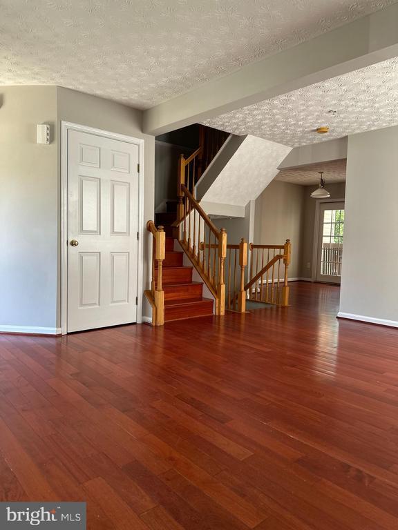 Building Photo - 2722 Thornbrook Ct