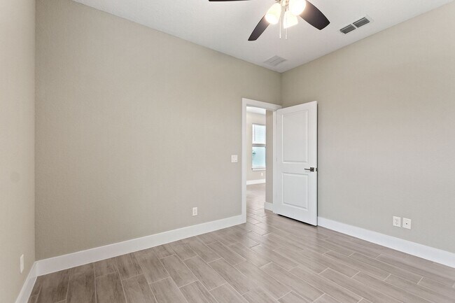 Building Photo - Deposit-Free! Modern, energy efficient hom...