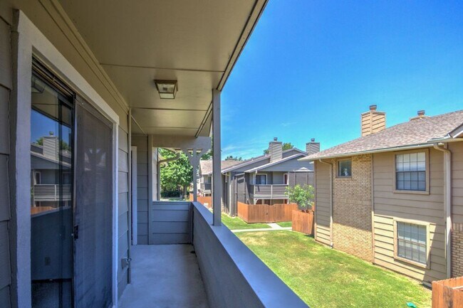 Building Photo - 2 Bed / 1 Bath Condo South Tulsa