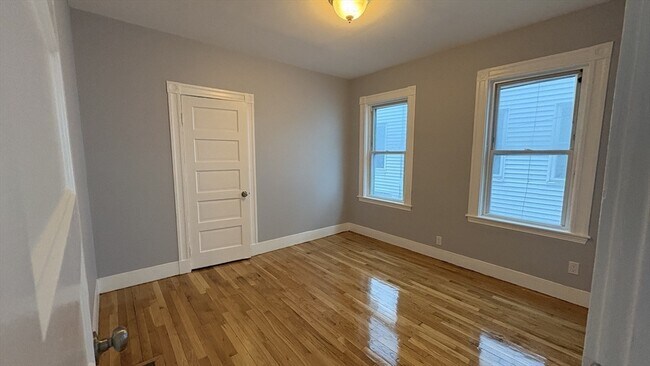 Building Photo - 190 Sheridan Ave